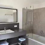 度假居 Sonneninsel In By Interhome *
