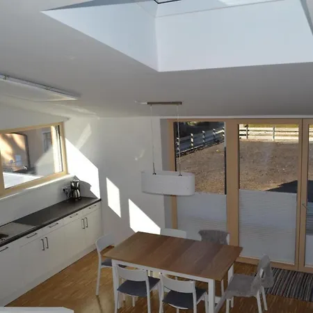 בית נופש Sonneninsel In Velden Am Woerthersee By Interhome *