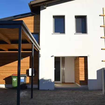 Sonneninsel In By Interhome Feriehus Velden am Wörthersee