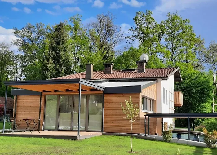 Sonneninsel In Velden Am Woerthersee By Interhome * Velden am Woerthersee
