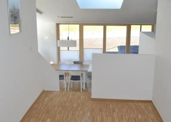 Sonneninsel In Velden Am Woerthersee By Interhome וולדן אם וורתרסי