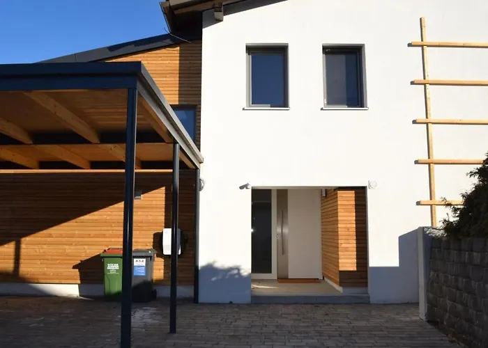 Sonneninsel In Velden Am Woerthersee By Interhome Holiday home Velden am Woerthersee