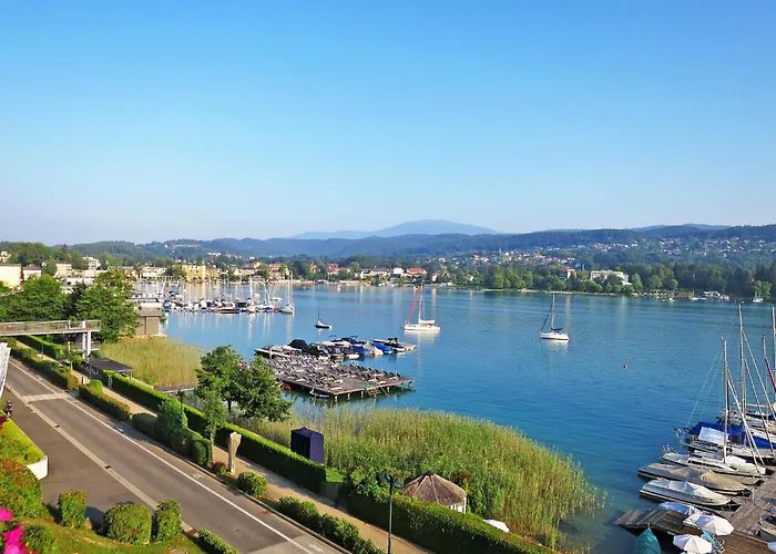 בית נופש Sonneninsel In Velden Am Woerthersee By Interhome *